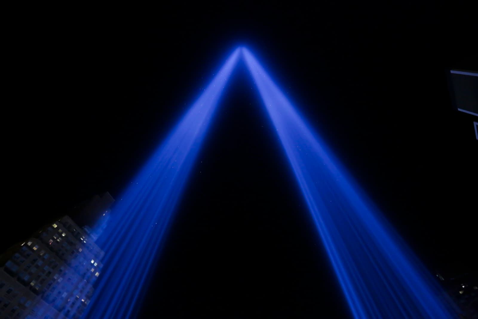 Images — New York, Nocturnal: Into the Sky