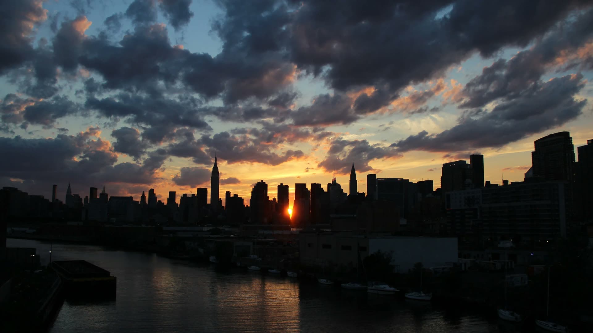 Motion — New York, Golden: Brooklyn Bridge, Dusk
