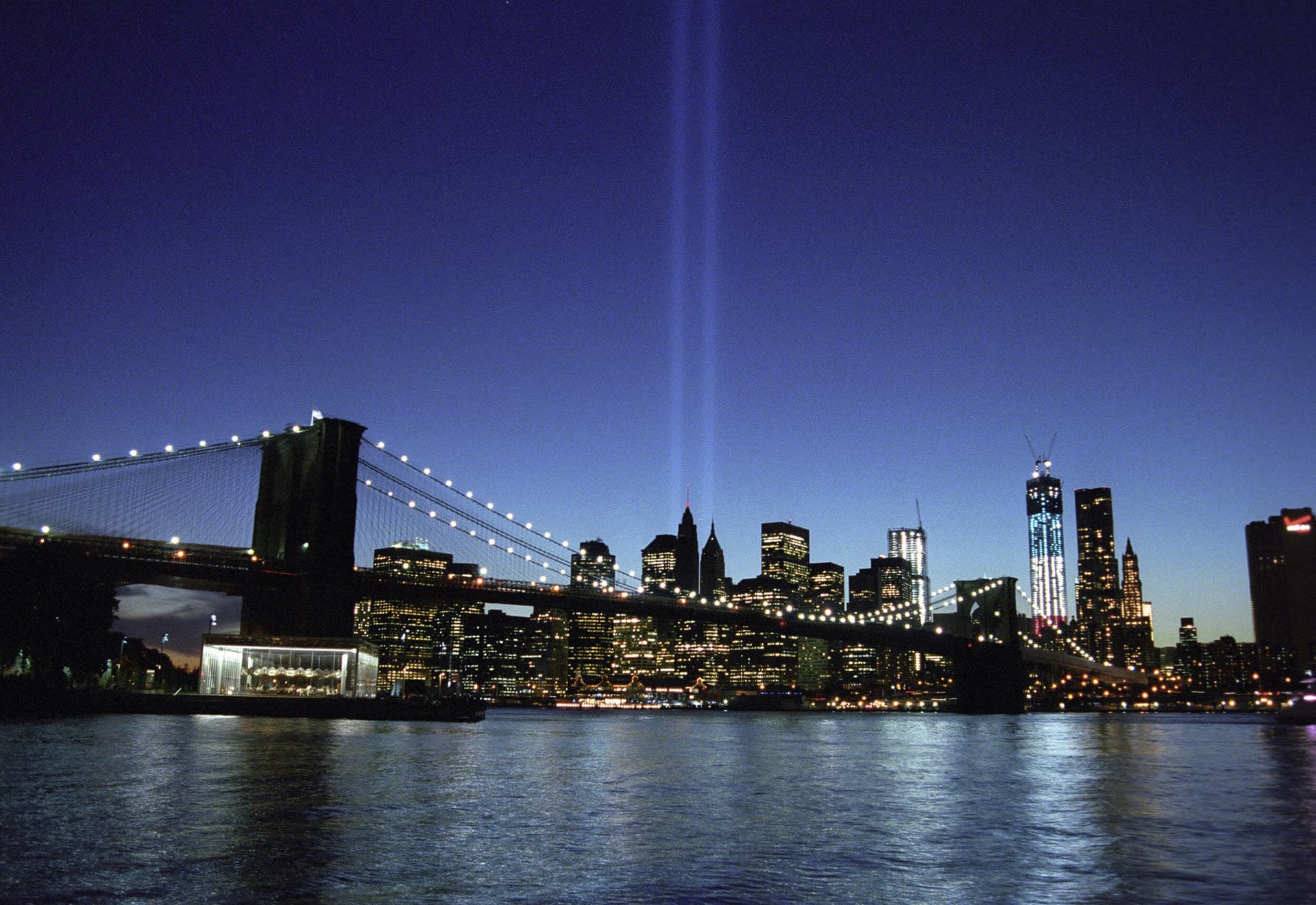 Images — New York, Moody: Golden Window